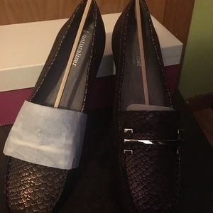 Naturalizer Gloria loafers. New.